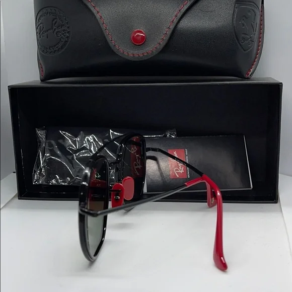 BNIB Never Worn Rayban Ferrari Scuderia Rb3748 - Picture 3 of 8